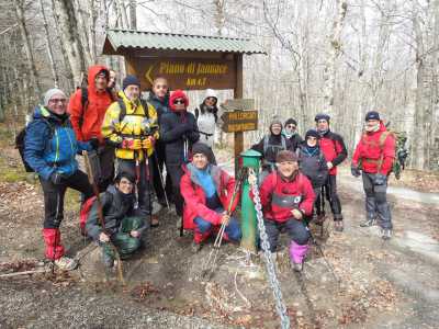 Alcuni escursionisti del Club alpino di Bari sul massiccio del Pollino